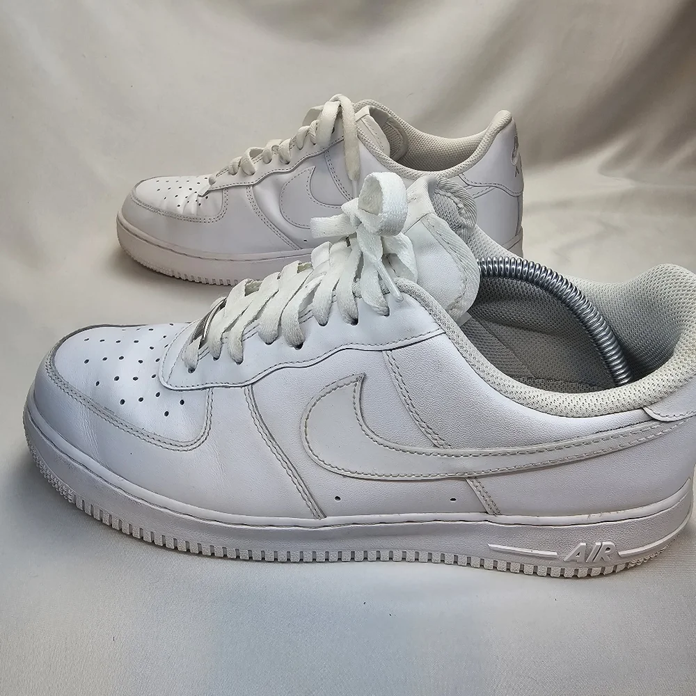 Nike good preowned